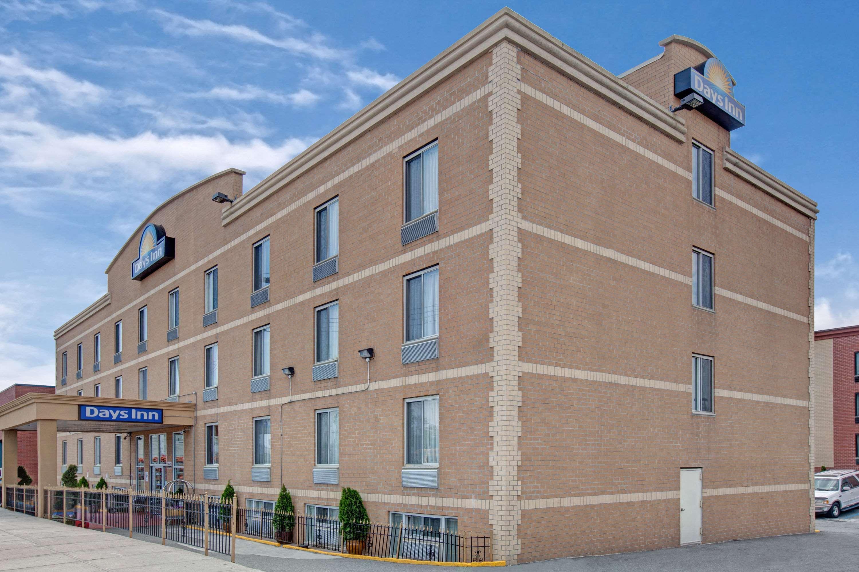 Days Inn By Wyndham Jamaica / Jfk Airport New York Exterior photo